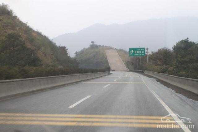 10年不出事故的老司機教我這樣踩剎車，難怪安全還省油！