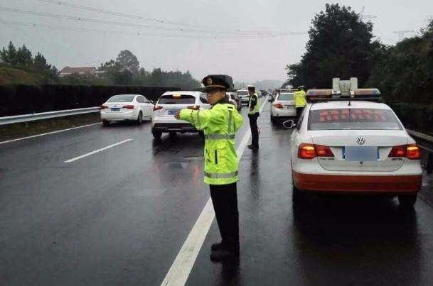 高速出車禍, 把車挪走和保留現場哪個更重要? 保險: 要錢也能要命