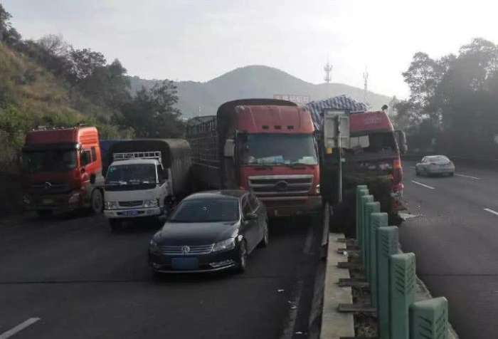 高速出車禍, 把車挪走和保留現場哪個更重要? 保險: 要錢也能要命