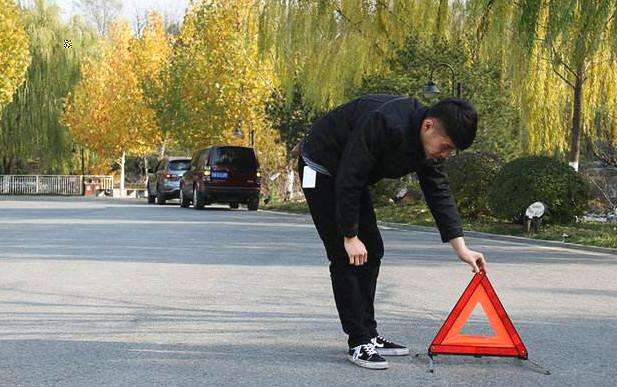 高速出車禍, 把車挪走和保留現場哪個更重要? 保險: 要錢也能要命