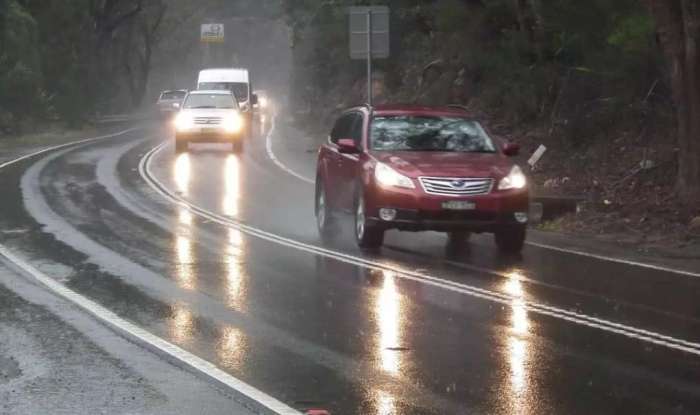 雨天開車危險系數(shù)大, 一定要牢記這幾個“保命技巧”!