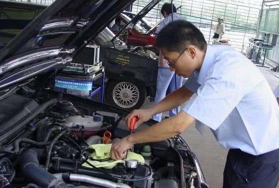 汽車保養花錢還沒效果的項目,幾乎沒啥用!