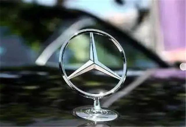 奔馳車標分為立標和大標，兩者究竟有什么區別？