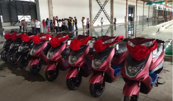立馬電動(dòng)車(chē)怎么樣 質(zhì)量好、超強(qiáng)核磁動(dòng)力機(jī)、獨(dú)創(chuàng)防盜鎖