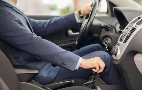 手動(dòng)擋汽車駕駛技巧