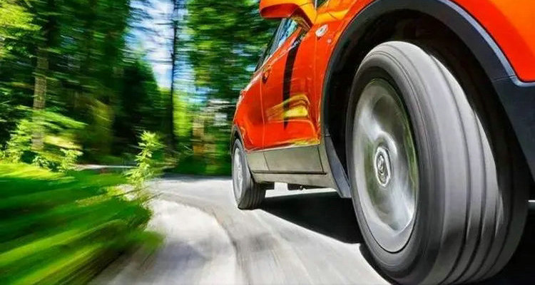 汽車(chē)低速行駛有金屬摩擦聲音正常嗎