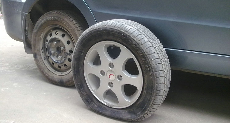 汽車有點(diǎn)輕微漏氣正常嗎