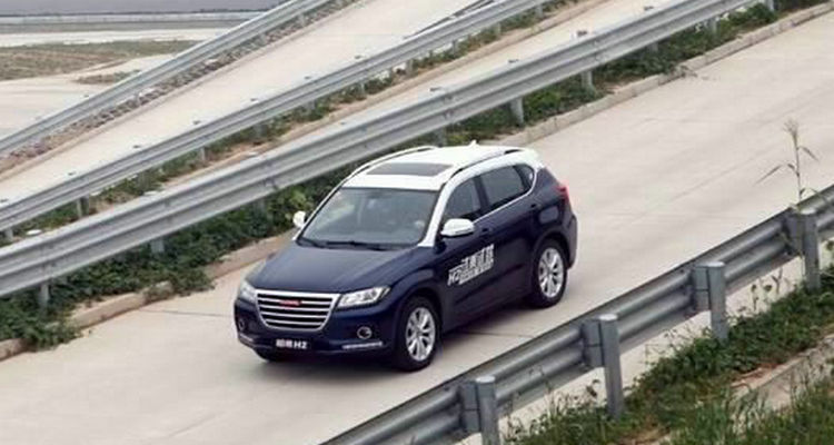 自動(dòng)擋下坡怎么控制車速