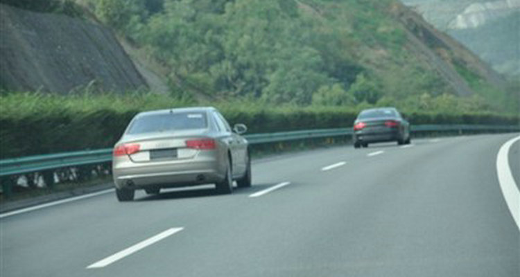 汽車跑到120就發抖是什么原因