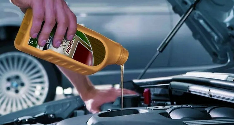 自動(dòng)擋汽車(chē)需要換哪些油