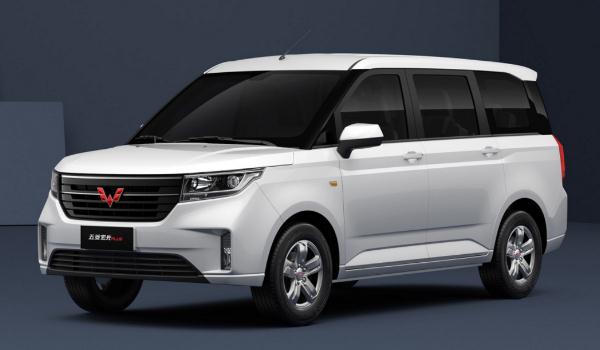 五菱宏光PLUS營運版上市，村村通的必備車型