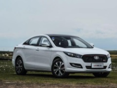 奔騰b50車價格及配置 精英版裸車價格為8.59萬