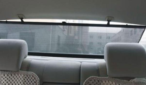 什么是后排側遮陽簾，高端車型配置自動模式（保護隱私提升舒適度）