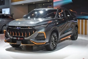 長(zhǎng)安歐尚x5價(jià)格2021款落地價(jià)，在售2021款報(bào)價(jià)6萬(wàn)起（全款落地最低8萬(wàn)）