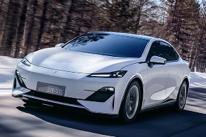 長安深藍(lán)sl03增程版純電續(xù)航，純電續(xù)航超過200km（綜合續(xù)航超過1200km）