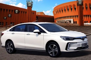 北汽eu5純電動(dòng)汽車參數(shù) 續(xù)航可達(dá)401km(車身長達(dá)4.6米)