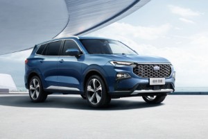 福特領?？诒趺礃?車身長達4.6米(搭載1.5T發動機)