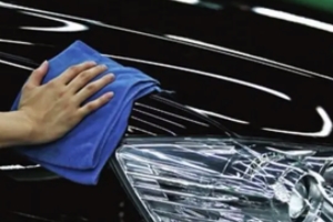 汽車車漆怎么保養 保養車漆可以粘貼車衣/打蠟/雨后及時洗車