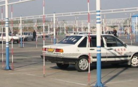 學(xué)車c1和c2哪個好，C1更受歡迎
