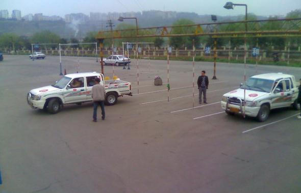學車自動擋和手動擋哪種學費貴，我選手動擋