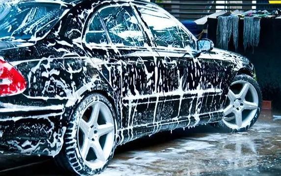 如何給汽車打蠟，三個步驟秒懂