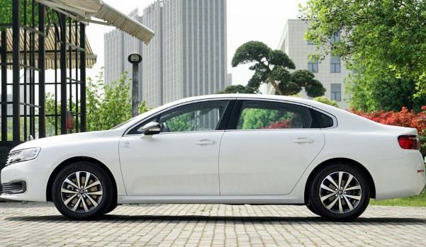 雪鐵龍C6新增車型上市，安全性能進一步提高（內飾簡約）