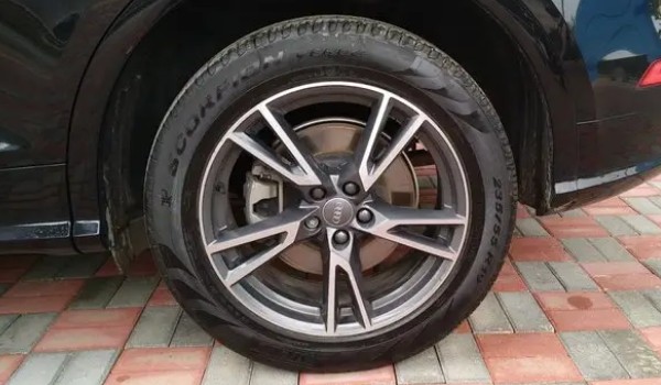 奧迪q5l輪胎型號 奧迪q5L輪胎規格為255/45 r20