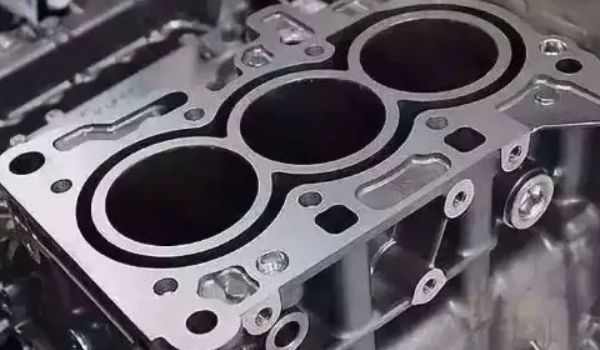豐田雷凌是什么發(fā)動機 搭載三款發(fā)動機（1.5L/1.8L/1.2T）