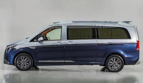 傲旋大白鯊參數(shù) 強勁的動力性能(車身長達5.4米)
