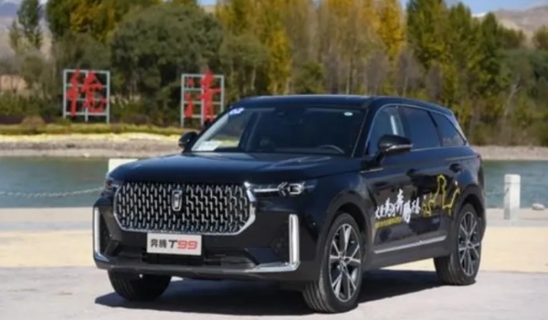 2022奔騰t99車主真實口碑，車身霸氣內飾高端