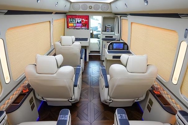 豐田考斯特9座商務車多少錢，市場報價90萬起（裸車最高優惠12萬）