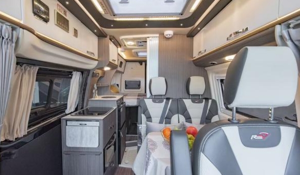福特小房車16.8萬(wàn)，內(nèi)裝精致全面（適合兩人旅行）