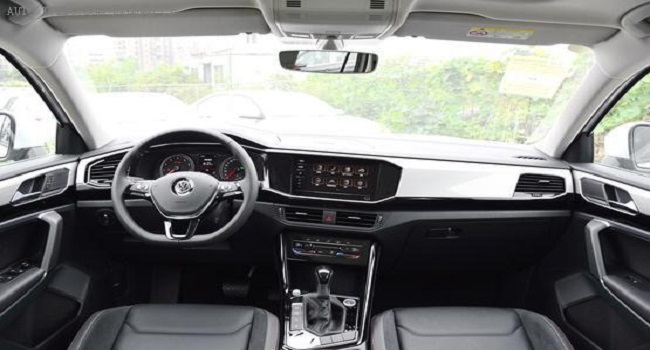 探岳330豪華智聯版落地價，綜合油耗6.8L/100km你值得擁有