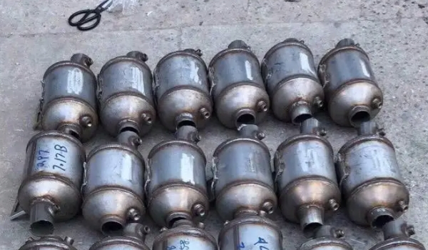 顆粒捕捉器是什么東西 車輛發動機尾氣過濾器（避免燃燒不完全）