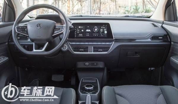 電動屋young光小新怎么樣 續航可達408km(配置功能豐富)