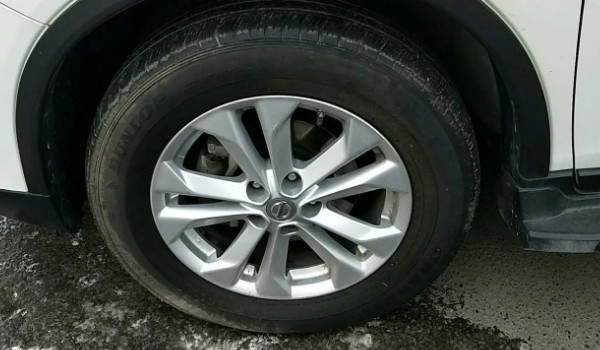 日產奇駿輪胎型號是多少 輪胎型號235/65 r17(鄧祿普輪胎)