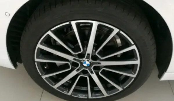 寶馬2系輪胎型號(hào)多大尺寸 225/40 r19和255/35 r19(兩種輪胎型號(hào))