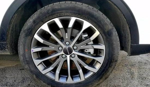 哈弗初戀輪胎尺寸大小 輪胎型號225/55 r18(胎壓標(biāo)準(zhǔn)2.3-2.5bar)
