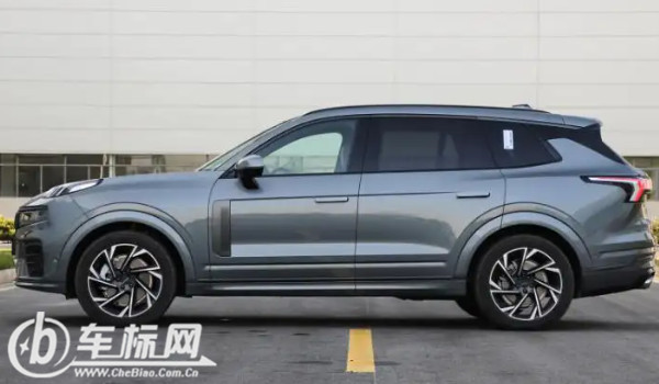 領(lǐng)克09和沃爾沃xc60怎么選 領(lǐng)克09車身長達(dá)5米(頂配僅售32萬)