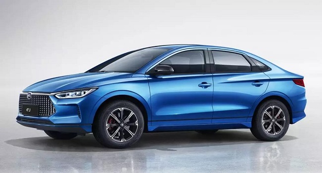比亞迪e3純電動車價格，補貼后售價14.98萬續航401公里