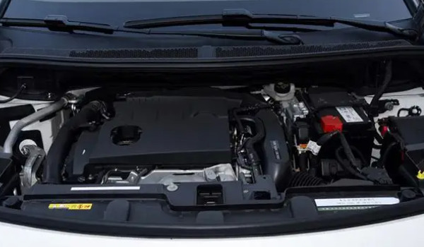 標(biāo)致5008這款車怎么樣 油耗實(shí)測(cè)8.5L(輸出馬力可達(dá)211匹)