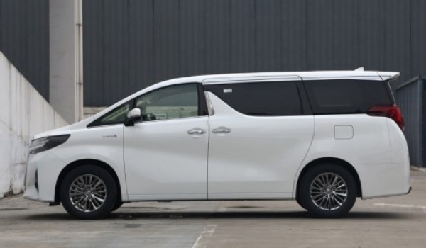 豐田埃爾法這個車怎么樣 電機馬力可達211匹(油耗實測8.3L)
