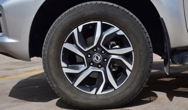 帕拉索輪胎尺寸是多少 輪胎規格為255/60 r18