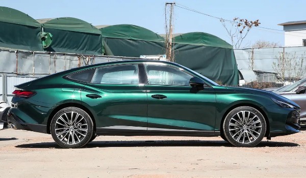 名爵mg7油耗高嗎 百公里7.6L(一公里消耗5毛錢(qián))