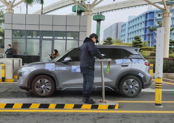 比亞迪元UP實車外觀內飾曝光 定位低于元PLUS 就很mini