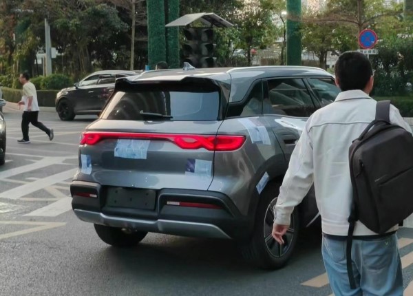 比亞迪元UP實車外觀內飾曝光 定位低于元PLUS 就很mini