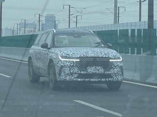 外觀大變樣!全新林肯航海家路試車(chē)曝光 采用全新設(shè)計(jì)語(yǔ)言