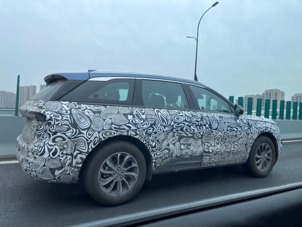外觀大變樣!全新林肯航海家路試車(chē)曝光 采用全新設(shè)計(jì)語(yǔ)言