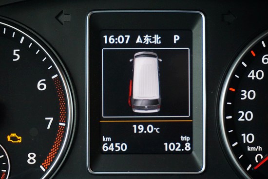 實(shí)用又好玩 試駕大眾邁特威T5面包車