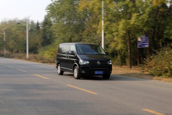實用又好玩 試駕大眾邁特威T5面包車